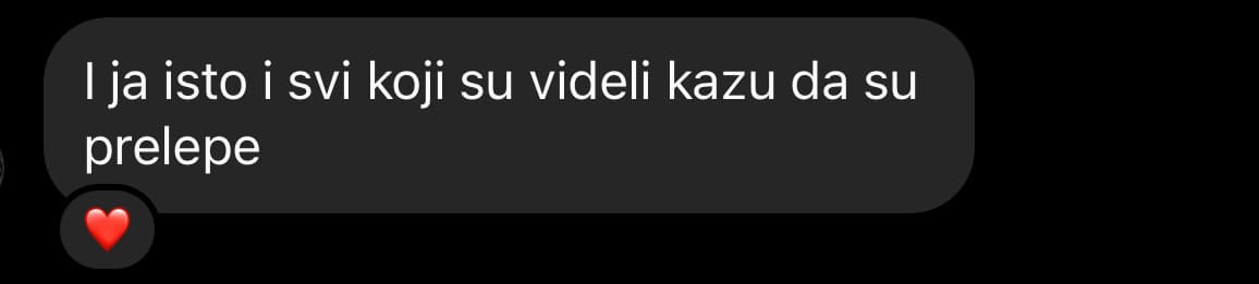 Poruka o lepim komentarima koje klijentkinja dobija za svoje obrve.
